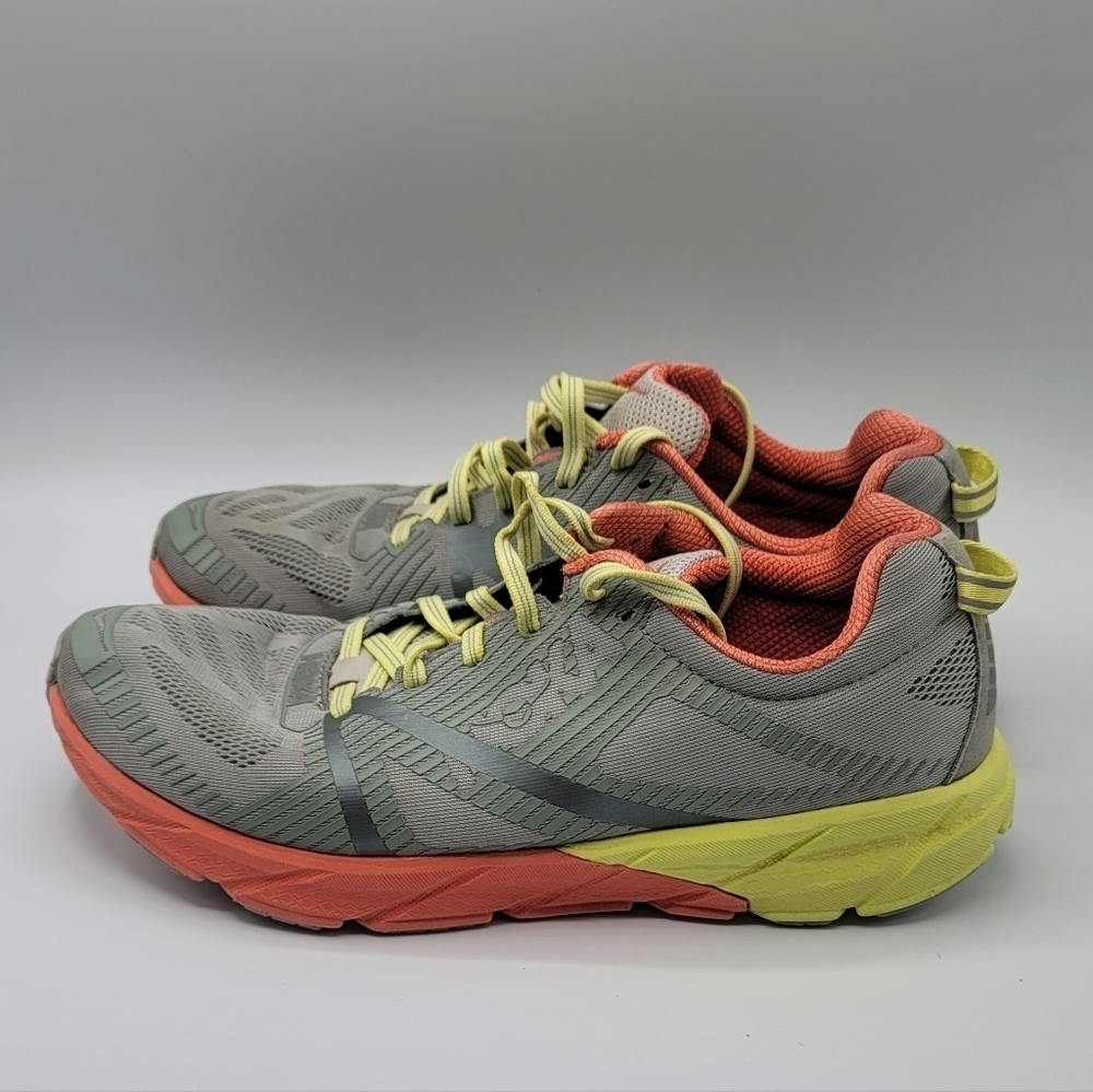 Hoka One One Women's Tracer 2 Running Sneakers size 10